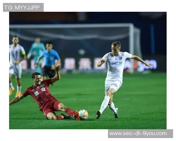 黄建业足球礼物传递梦想与激情点燃年轻球员的希望之光